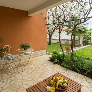 https://apartments-zomzi.in-istria.net